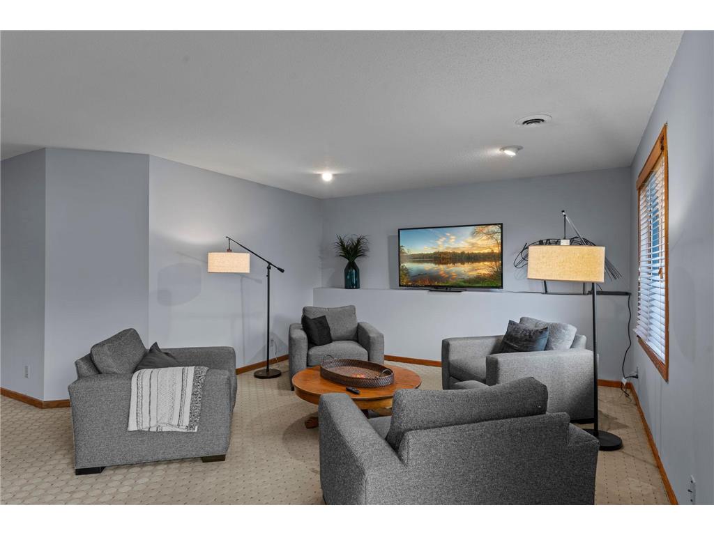 322 74th Avenue N Brooklyn Park MN 55444 7056079 image23