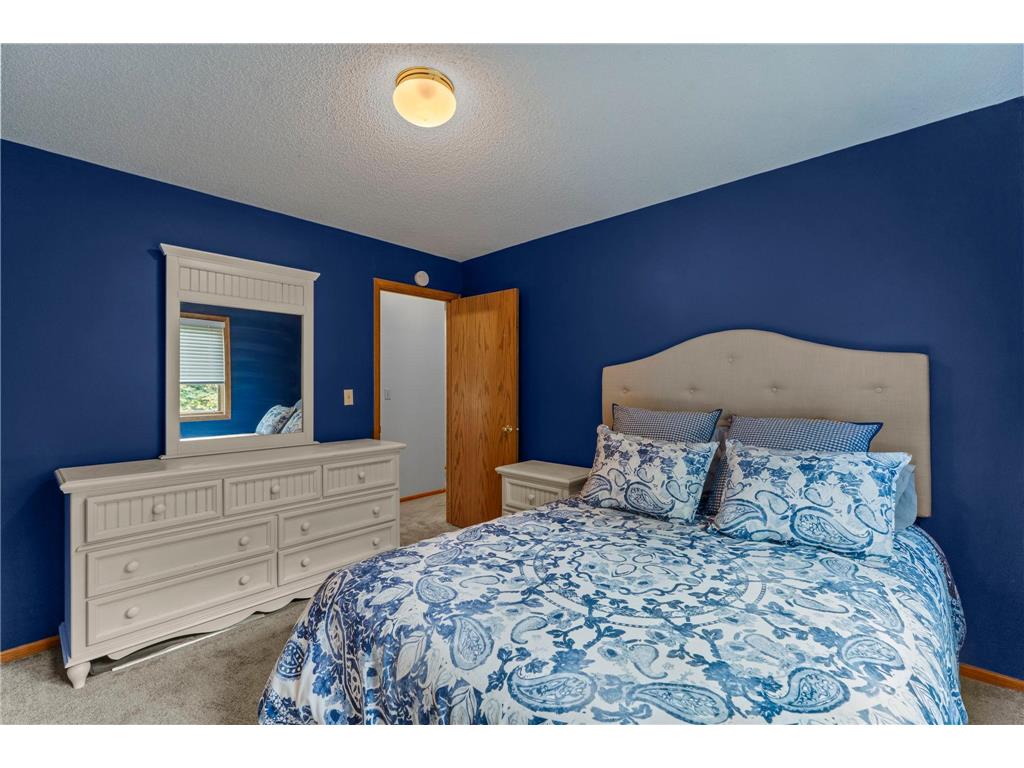 322 74th Avenue N Brooklyn Park MN 55444 7056079 image32