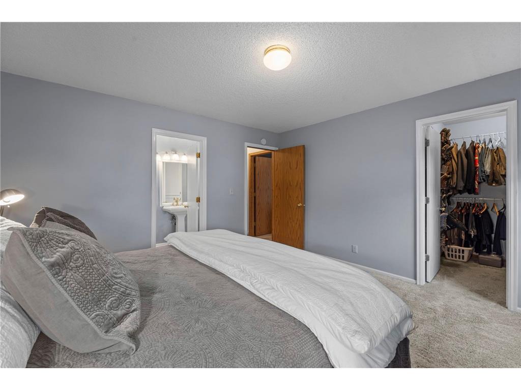 322 74th Avenue N Brooklyn Park MN 55444 7056079 image36