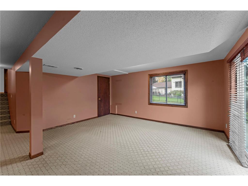 322 74th Avenue N Brooklyn Park MN 55444 7056079 image38