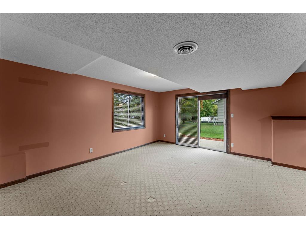 322 74th Avenue N Brooklyn Park MN 55444 7056079 image40