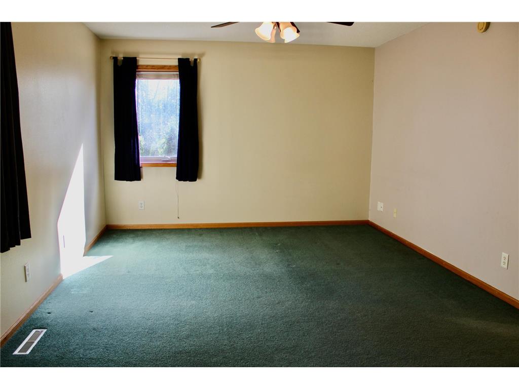 322 Oriole Avenue N Thief River Falls MN 56701 7041505 image25