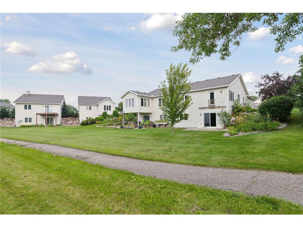 322 Sunfish Court Winsted MN 55395 7008374 image1