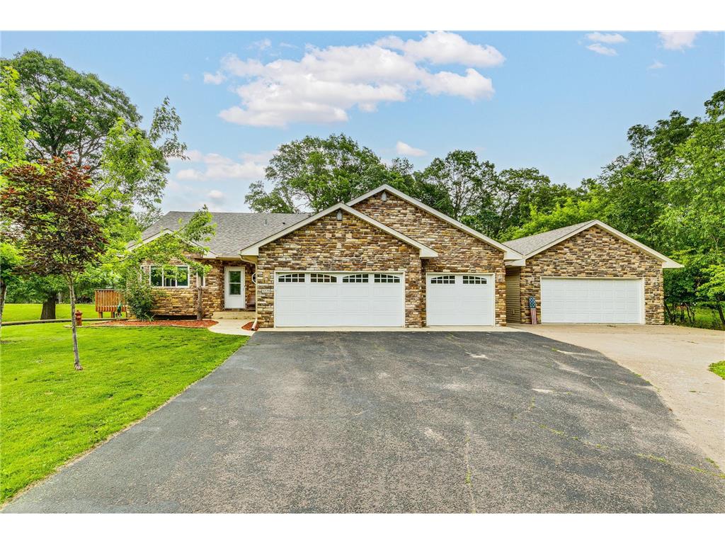 3220 S Vine Street Cambridge MN 55008 6760513 image1