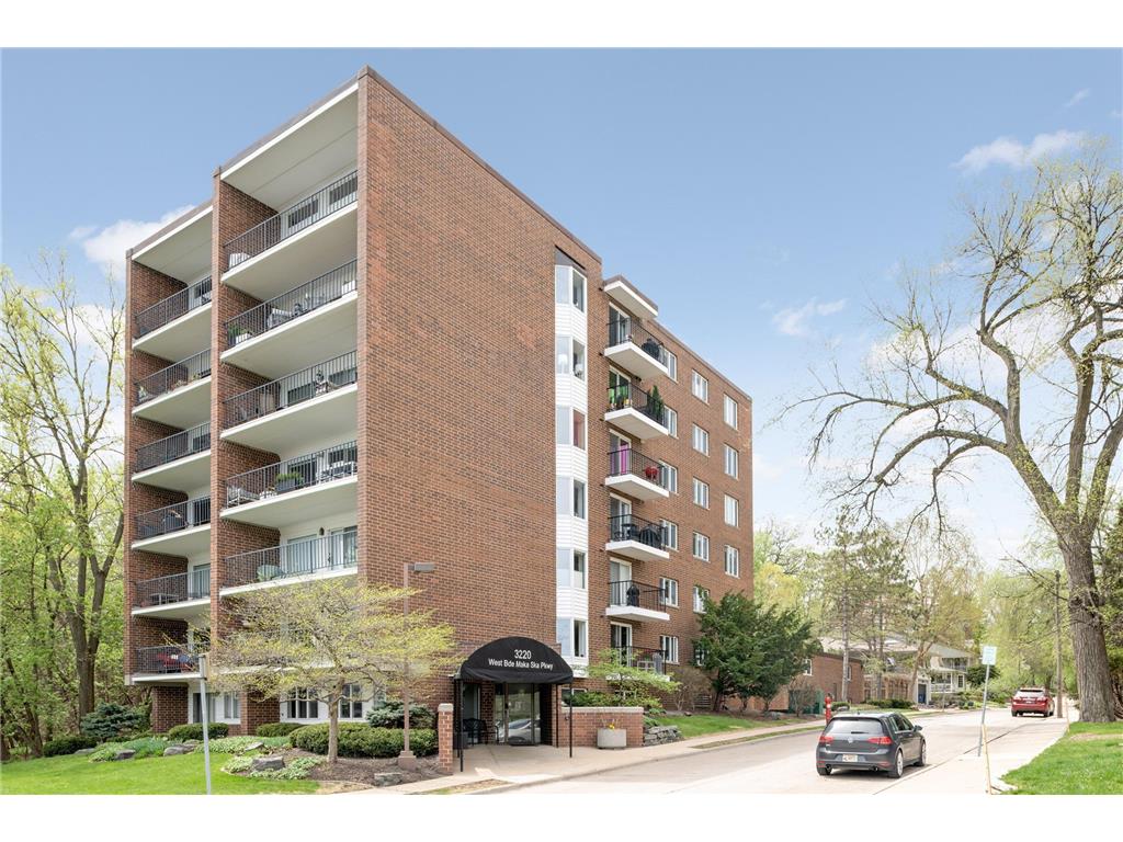 3220 W Bde Maka Ska Parkway 502, Minneapolis, MN, 55416 MLS 6194917
