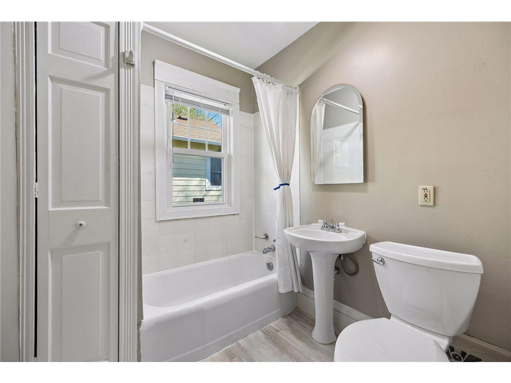 3222 James Avenue N Minneapolis MN 55412 7059922 image20