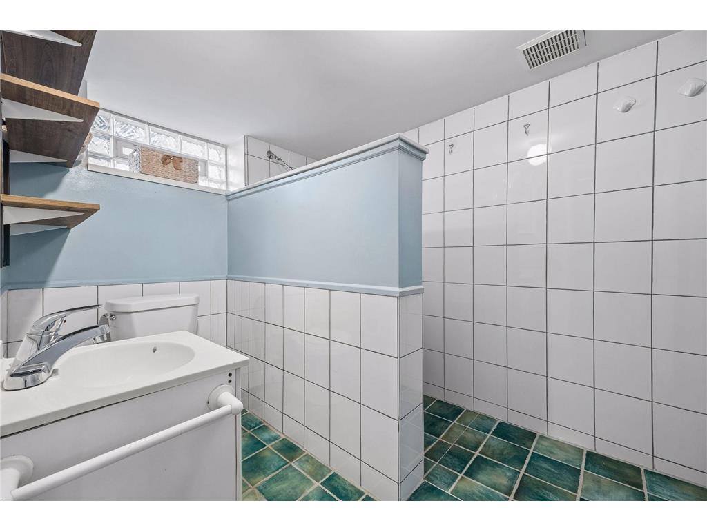 3222 James Avenue N Minneapolis MN 55412 7059922 image26