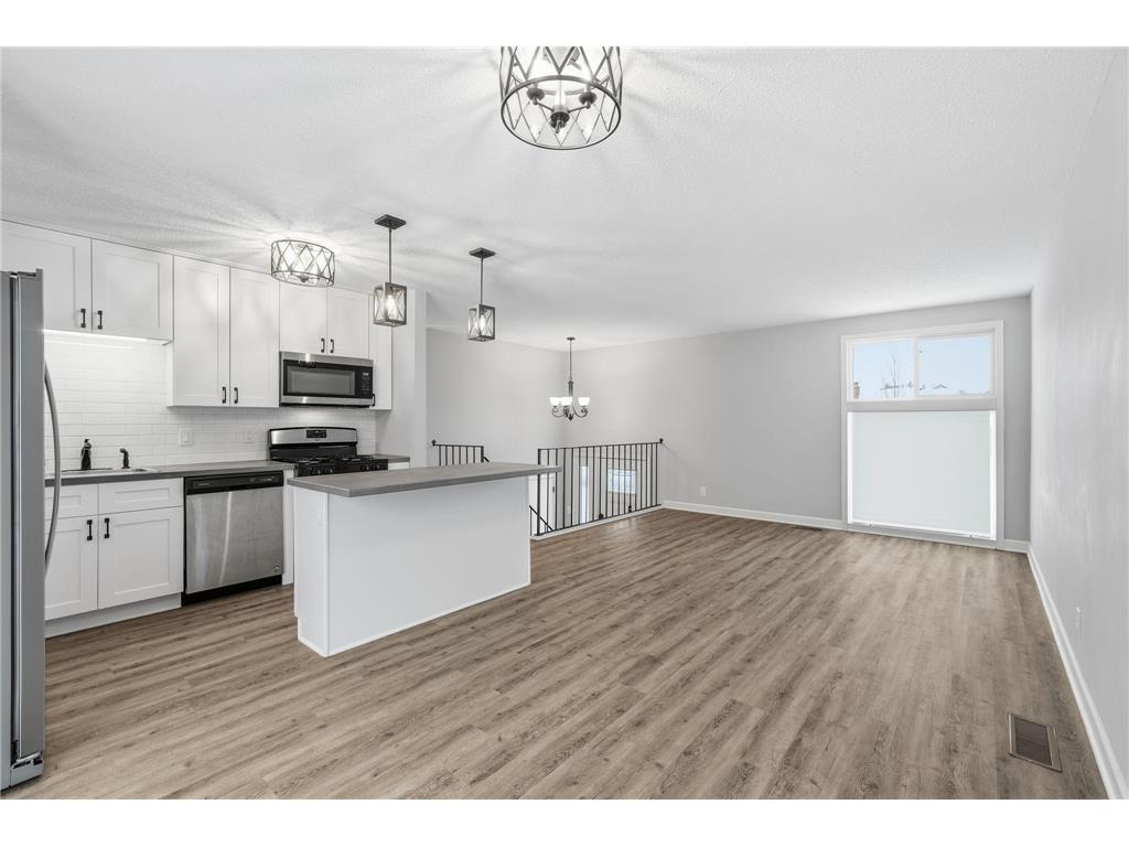 3224 75th Avenue N Brooklyn Park MN 55443 7001122 image10