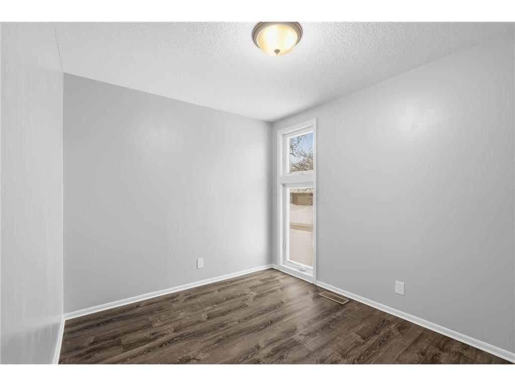 3224 75th Avenue N Brooklyn Park MN 55443 7001122 image12