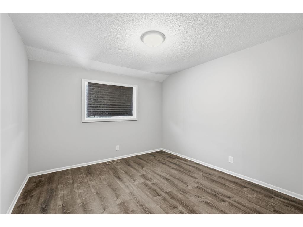 3224 75th Avenue N Brooklyn Park MN 55443 7001122 image14