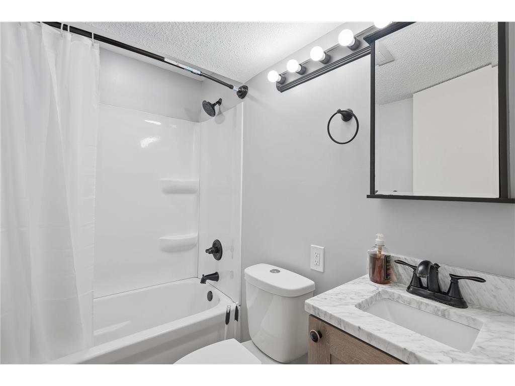 3224 75th Avenue N Brooklyn Park MN 55443 7001122 image23