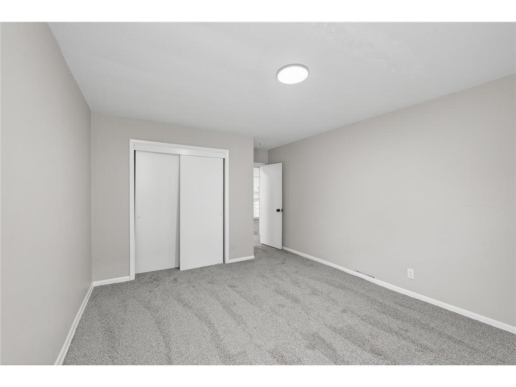 3224 Lake Lane Arden Hills MN 55112 - Josephine 7050243 image19