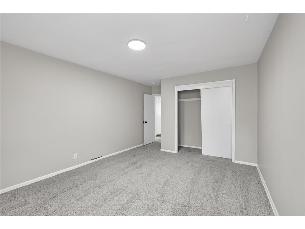 3224 Lake Lane Arden Hills MN 55112 - Josephine 7050243 image21