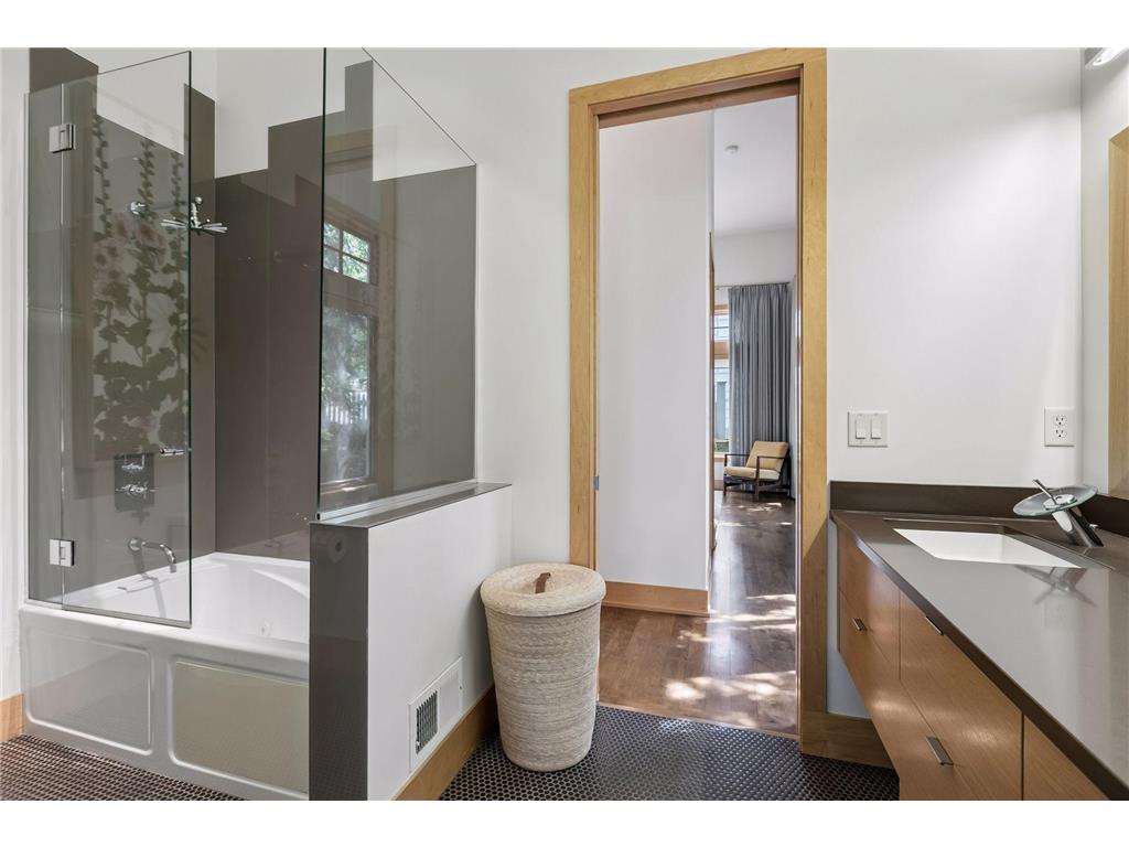 3225 W 38th Street Minneapolis MN 55410 - Bde Maka Ska 7083800 image30