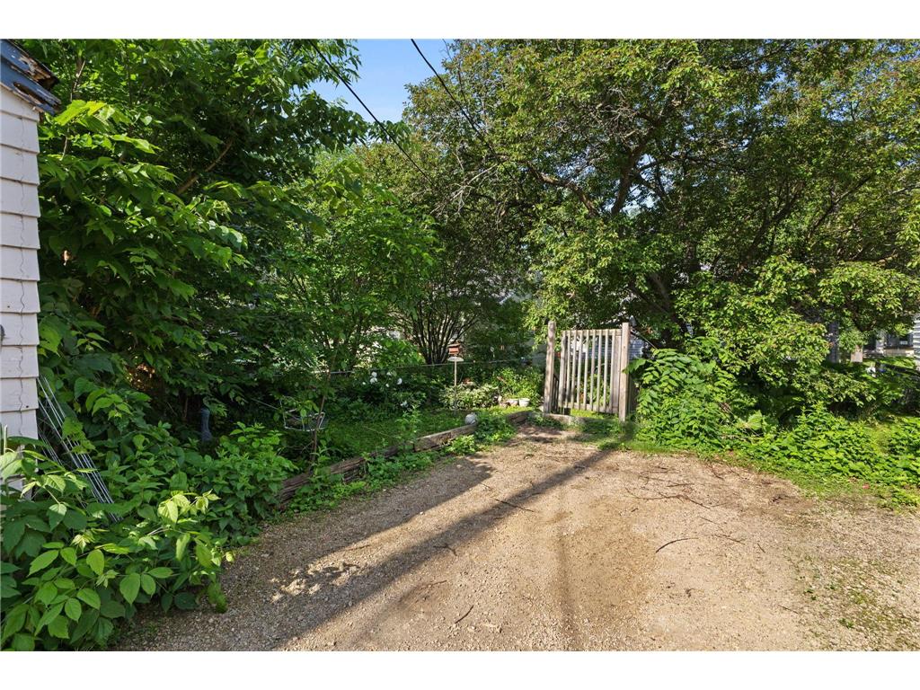 3227 Fillmore Street NE Minneapolis MN 55418 7043870 image25