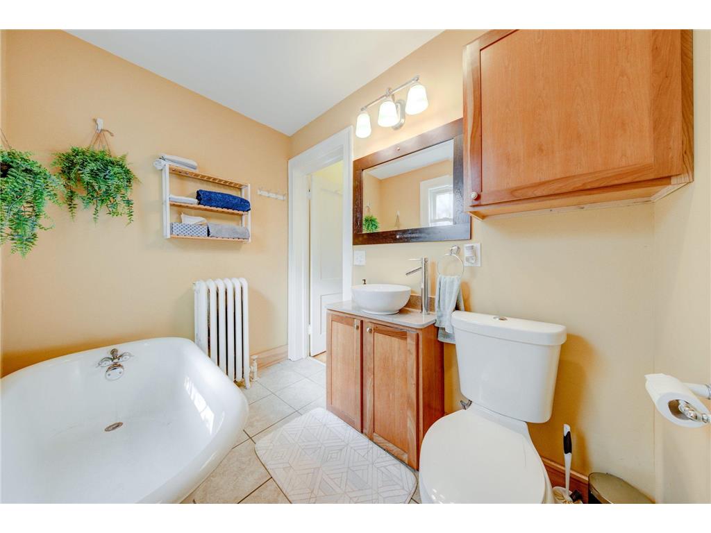 3229 Hennepin Avenue S Minneapolis MN 55408 7077612 image10