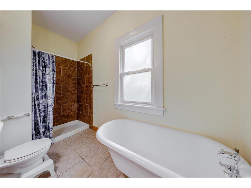 3229 Hennepin Avenue S Minneapolis MN 55408 7077612 image20