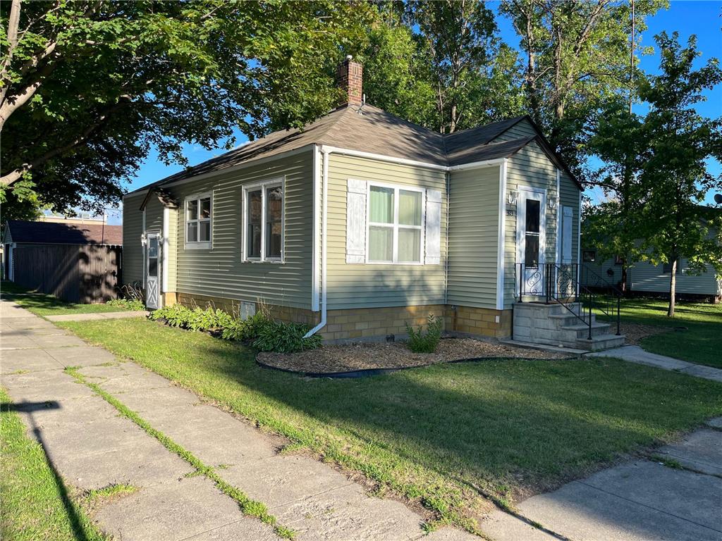 323 2nd Street NW Renville MN 56284 6417857 image1