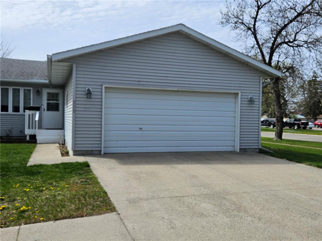 323 3rd Avenue S Wahpeton ND 58075 7071766 image2