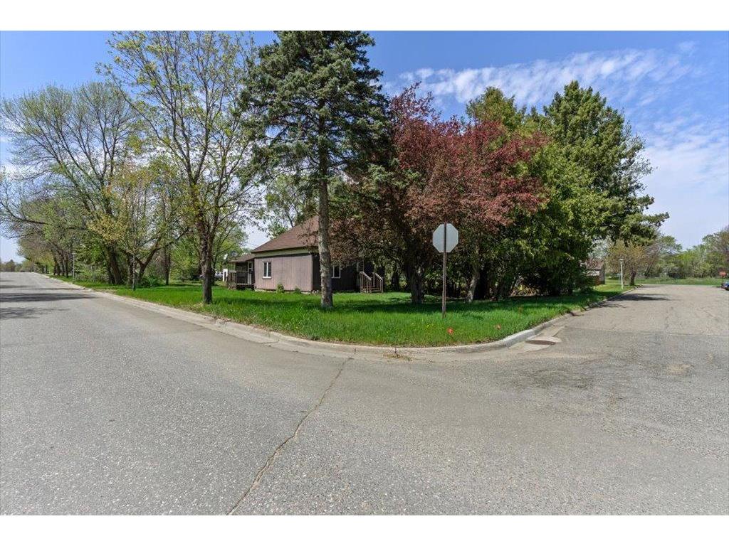 323 4th Street SE Staples MN 56479 7073808 image21