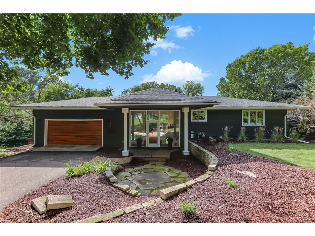 323 Burntside Drive Golden Valley MN 55422 7063126 image1
