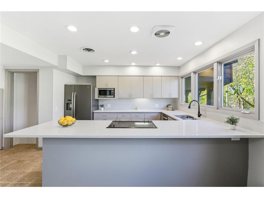 323 Burntside Drive Golden Valley MN 55422 7063126 image10