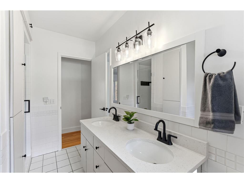 323 Burntside Drive Golden Valley MN 55422 7063126 image15