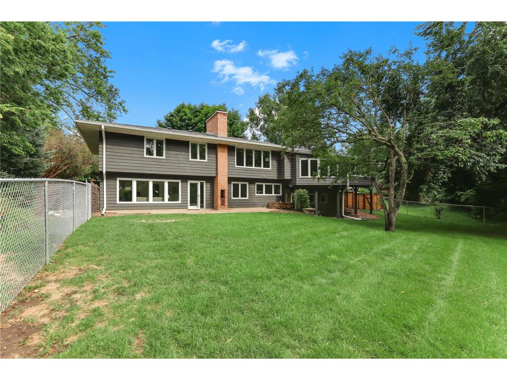 323 Burntside Drive Golden Valley MN 55422 7063126 image24