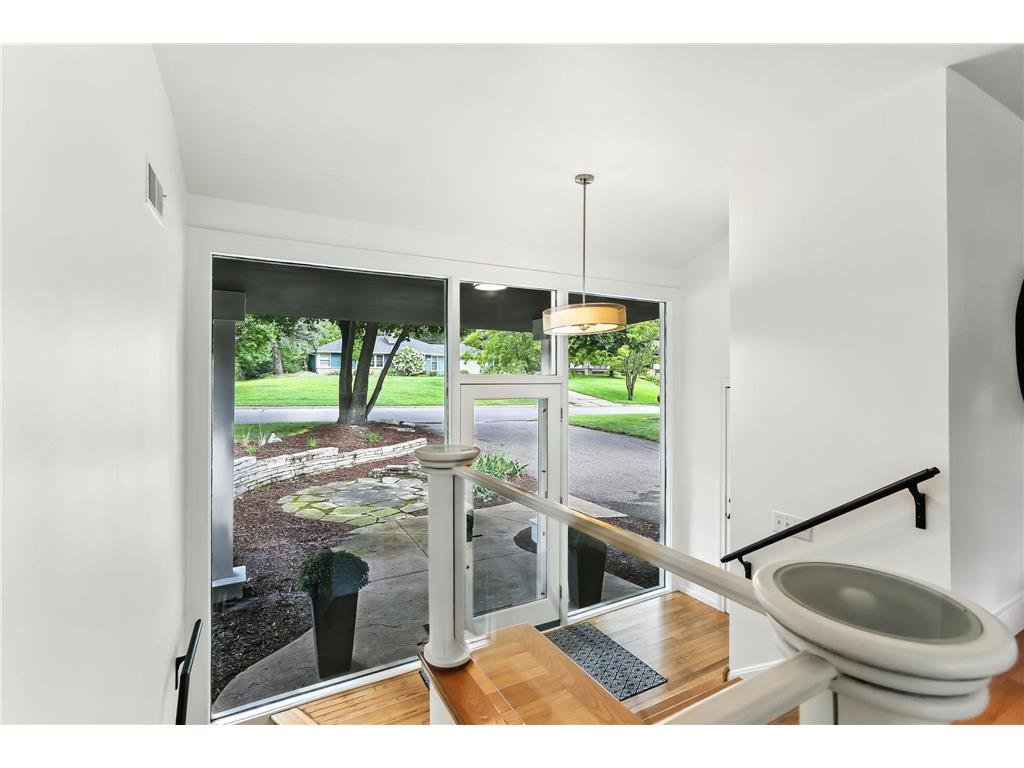 323 Burntside Drive Golden Valley MN 55422 7063126 image3