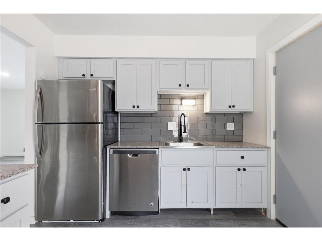 323 E 43rd Street Minneapolis MN 55409 7071096 image10