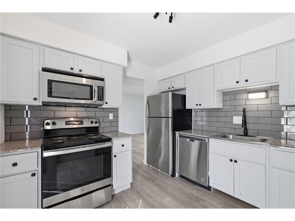 323 E 43rd Street Minneapolis MN 55409 7071096 image11