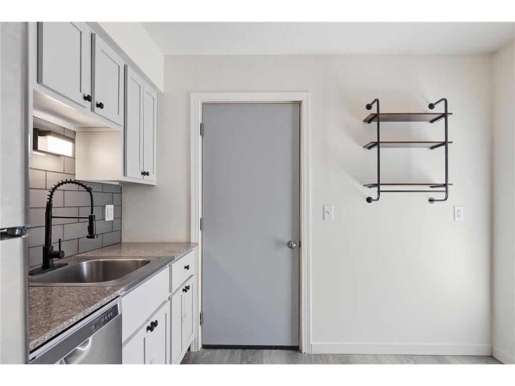 323 E 43rd Street Minneapolis MN 55409 7071096 image20