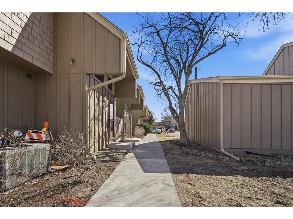 323 E 43rd Street Minneapolis MN 55409 7071096 image6