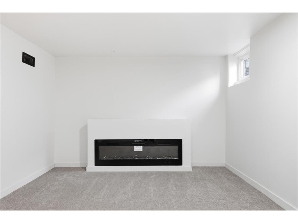 323 E 43rd Street Minneapolis MN 55409 7071096 image8