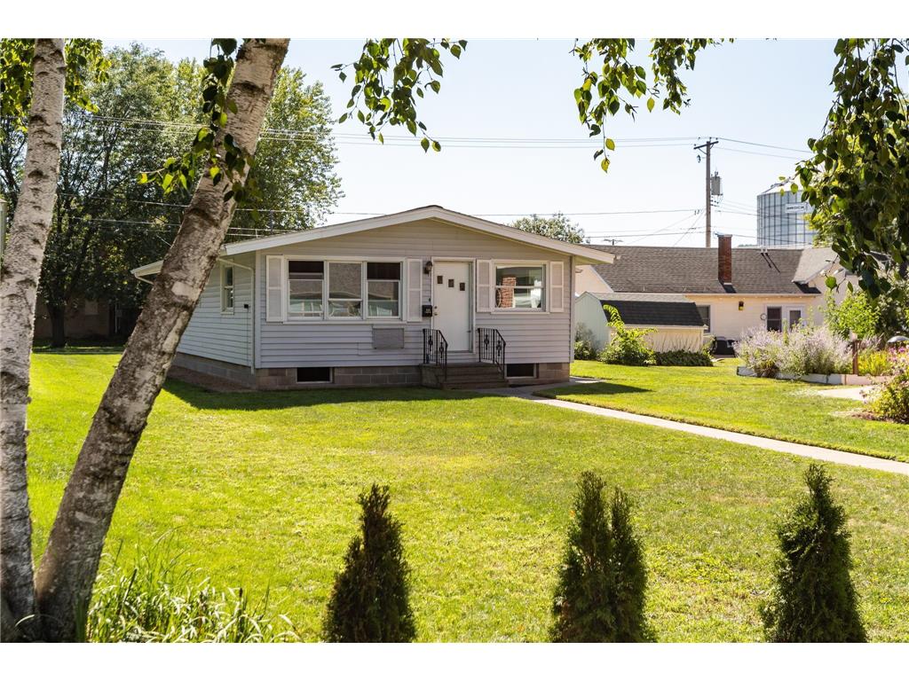 323 Main Street W, Wabasha, MN, 55981 MLS 6255641 Edina Realty