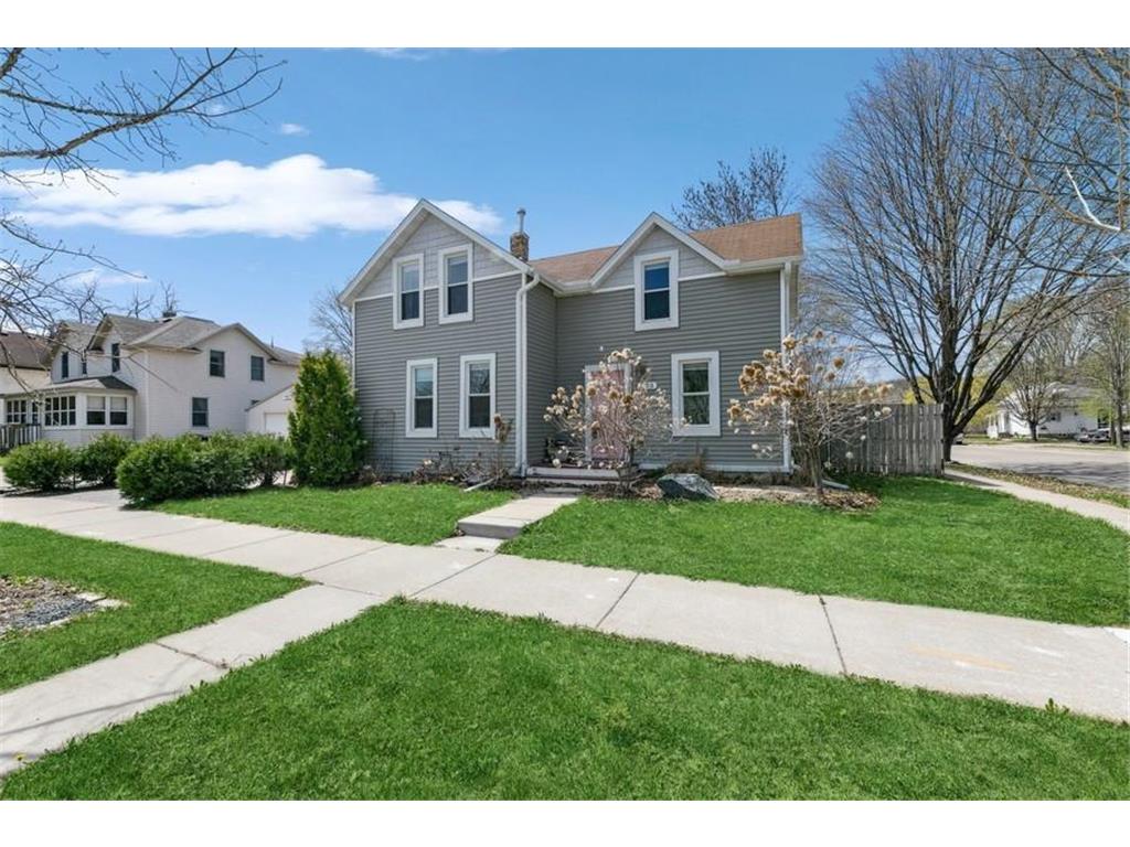 323 N Cedar Street, Chaska, MN, 55318 MLS 6365830 Edina Realty