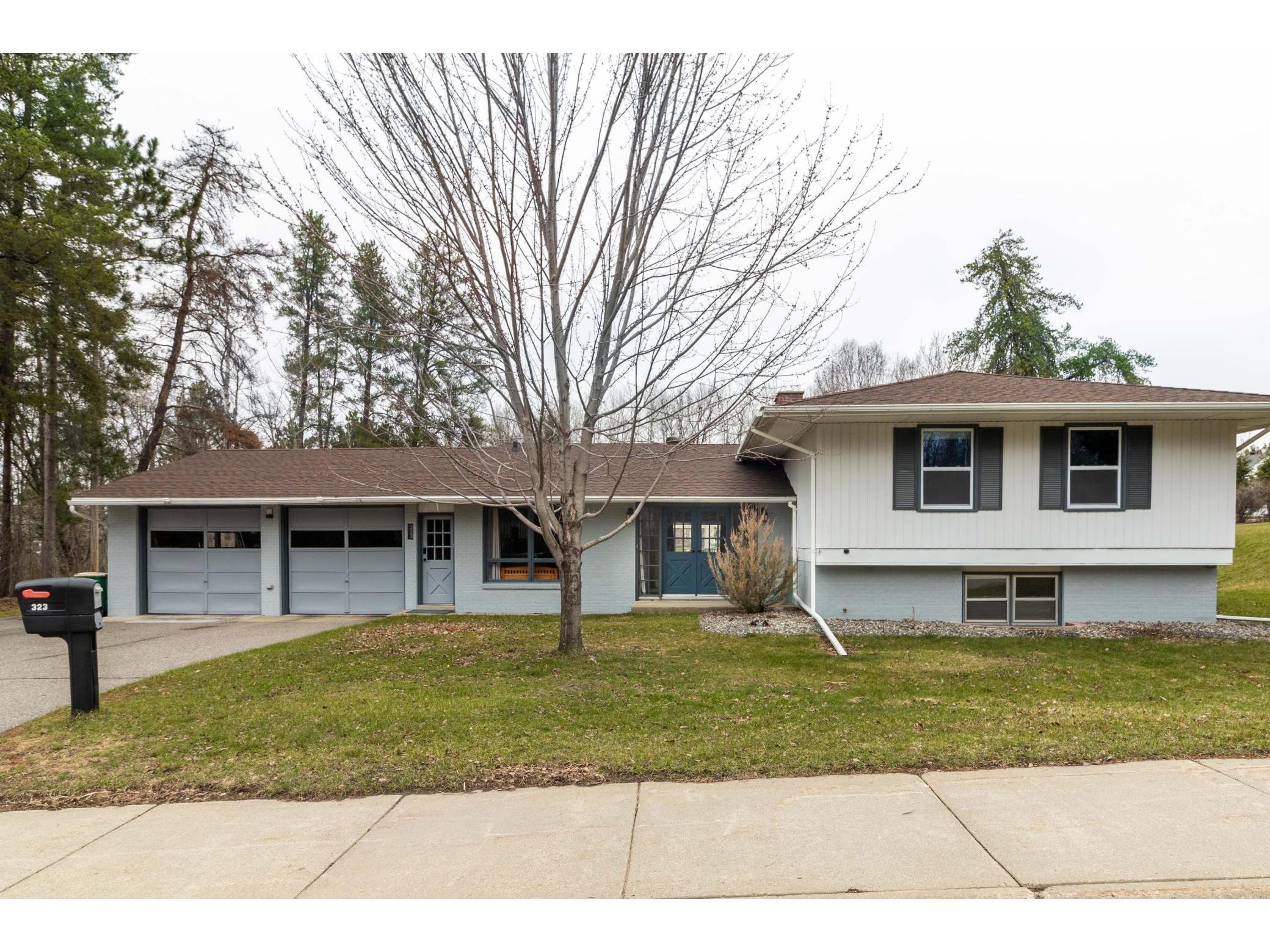 323 Se 17th Street Grand Rapids Mn 55744 Mls 5741021 Edina Realty