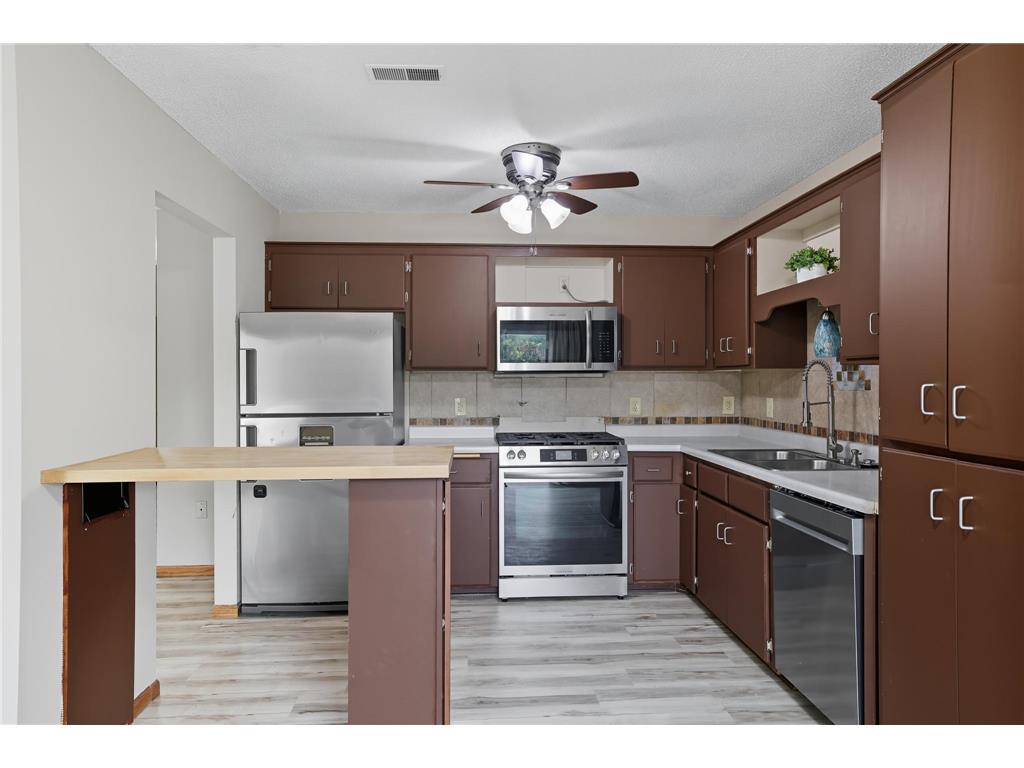 3230 Edgerton Street Vadnais Heights MN 55127 7005855 image2