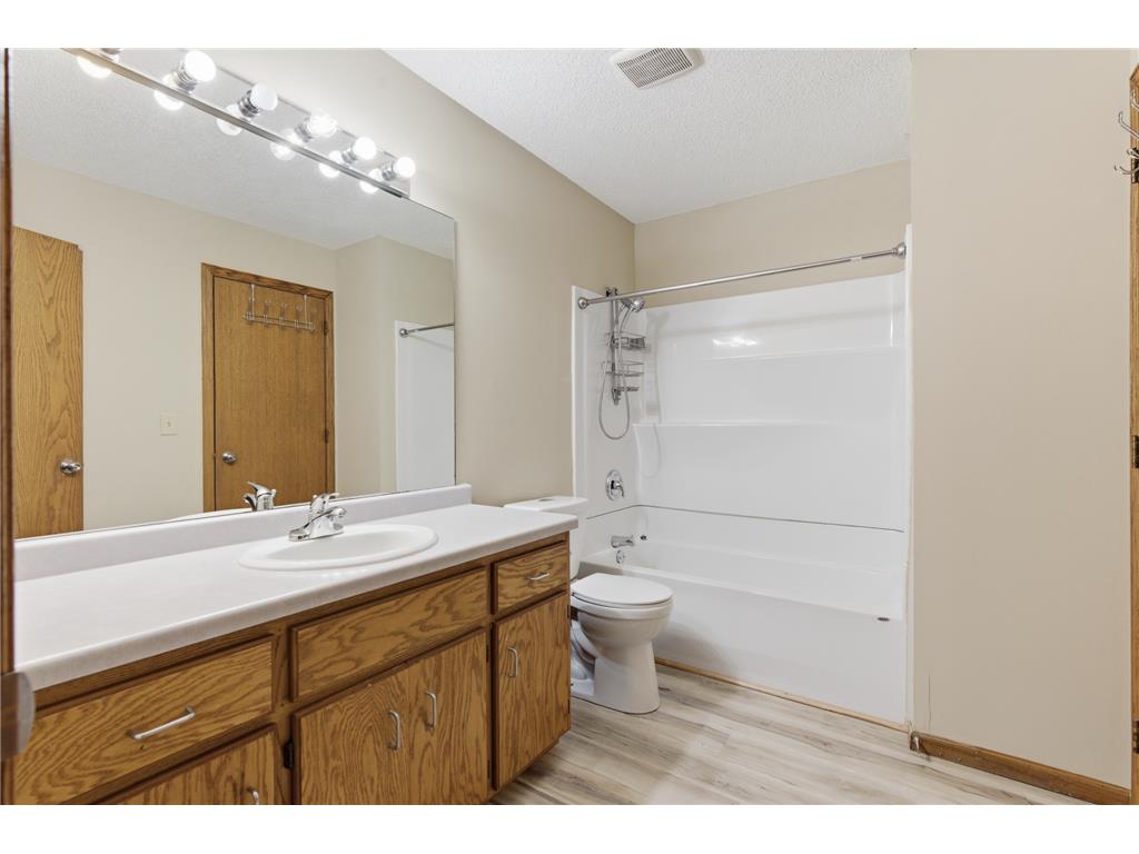 3230 Edgerton Street Vadnais Heights MN 55127 7044778 image12