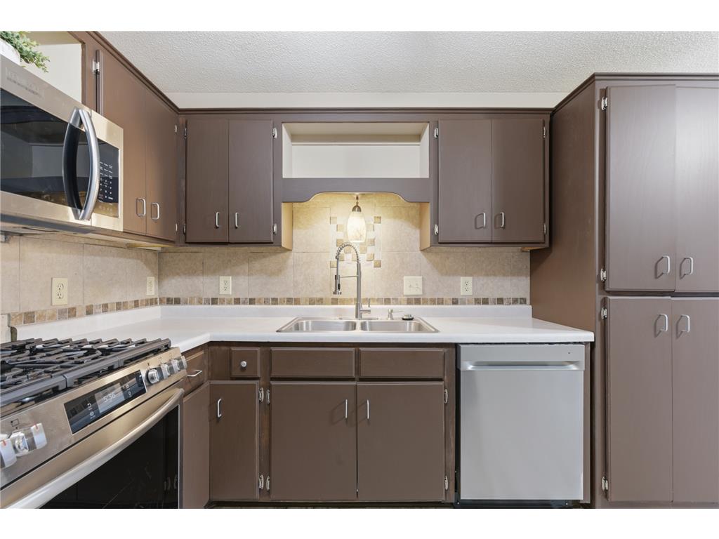 3230 Edgerton Street Vadnais Heights MN 55127 7044778 image2