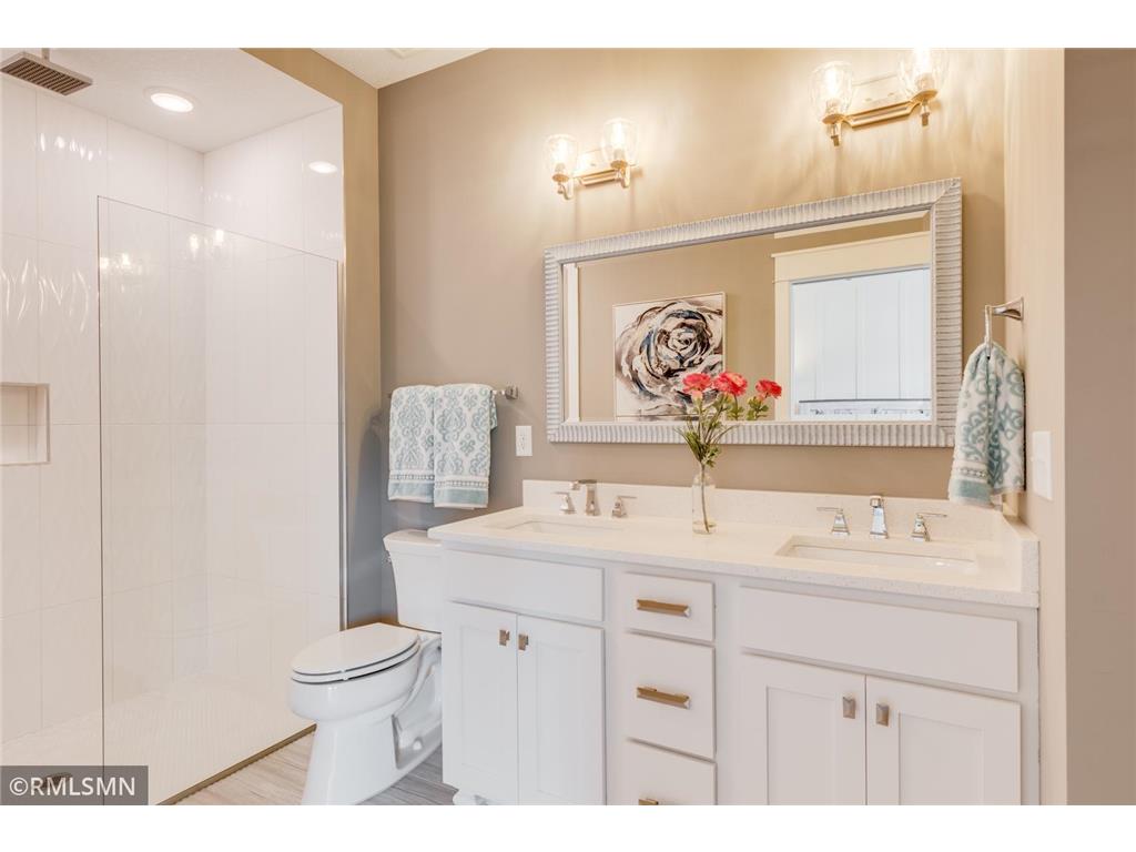 3230 Graham Street Faribault MN 55021 6788703 image32