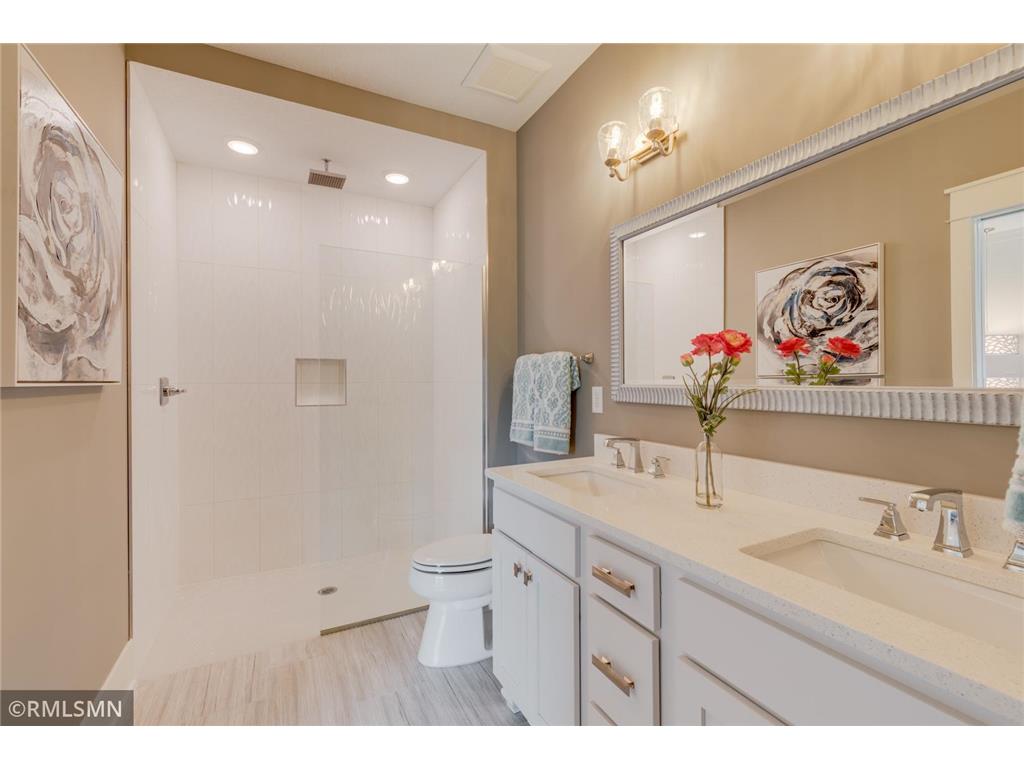 3230 Graham Street Faribault MN 55021 6788703 image34