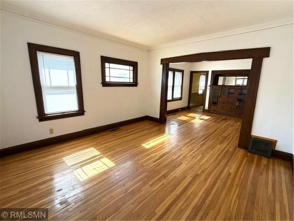 3231 Dupont Avenue N Minneapolis MN 55412 7043050 image2