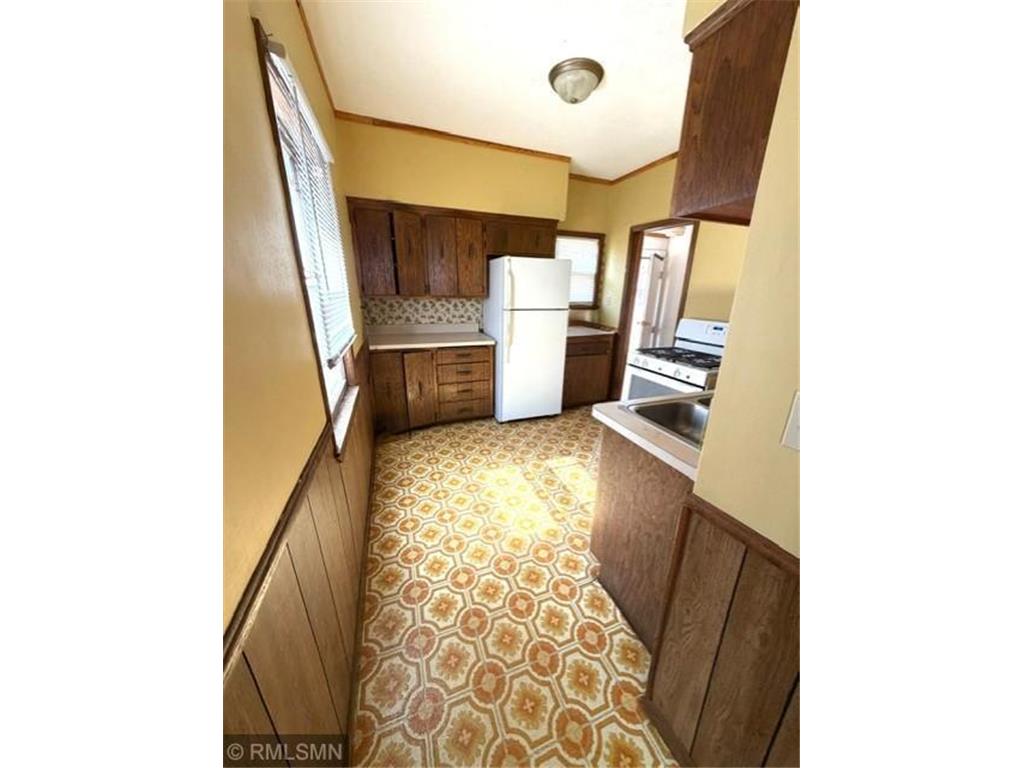 3231 Dupont Avenue N Minneapolis MN 55412 7043050 image9