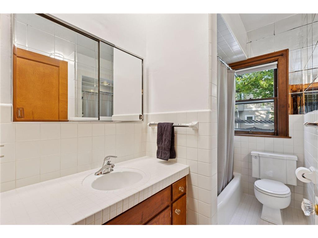 3233 Cedar Avenue S Minneapolis MN 55407 6797863 image17