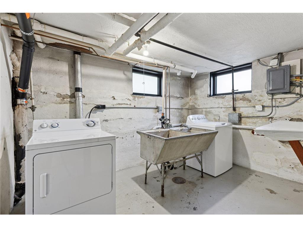 3233 Cedar Avenue S Minneapolis MN 55407 6797863 image38