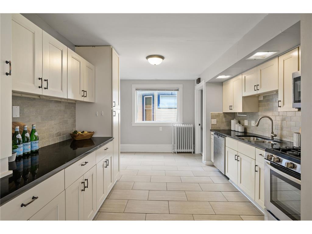 3236 Hennepin Avenue Minneapolis MN 55408 6757789 image11