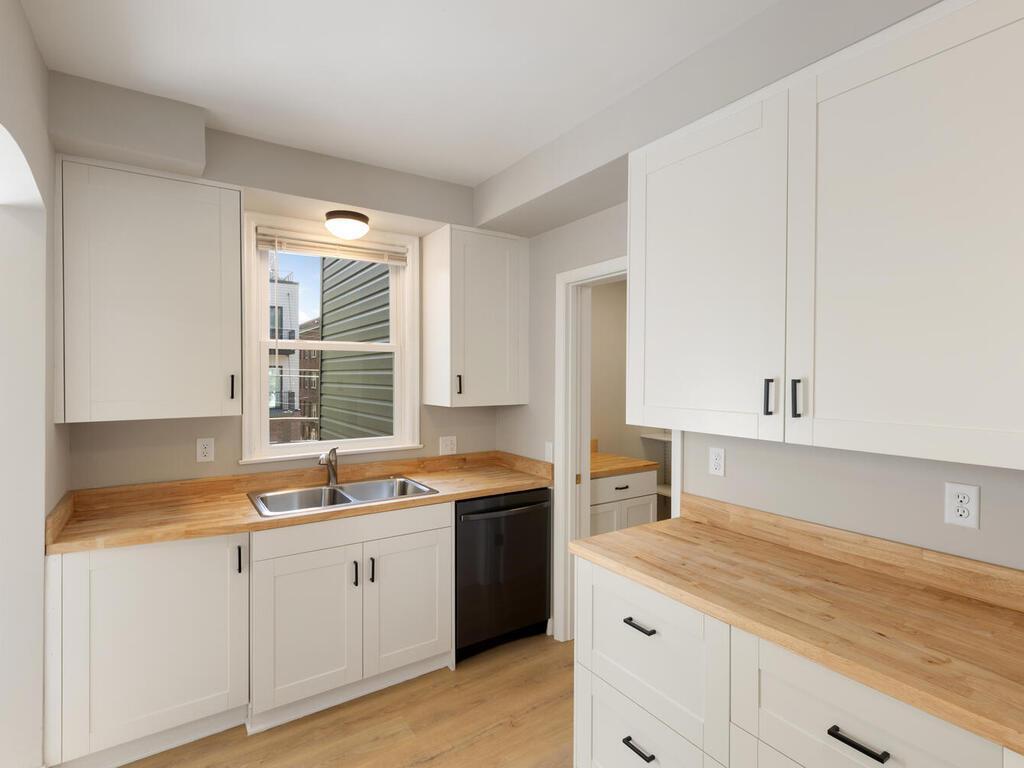 3237 Hennepin Avenue Minneapolis MN 55408 7057552 image19