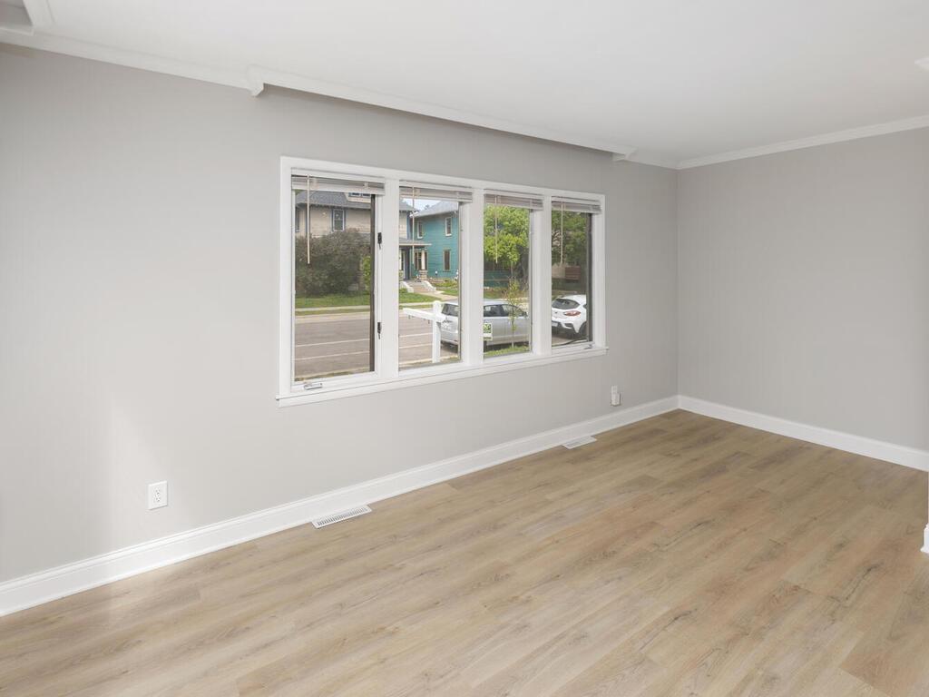 3237 Hennepin Avenue Minneapolis MN 55408 7057552 image25