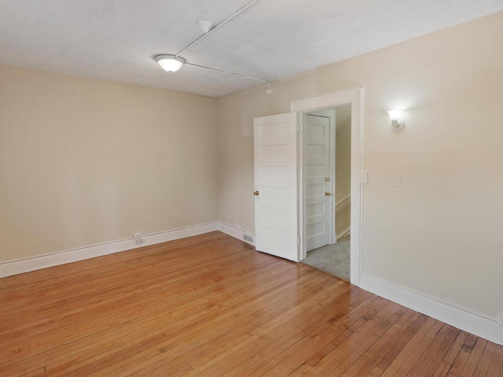 3237 Hennepin Avenue Minneapolis MN 55408 7057552 image29